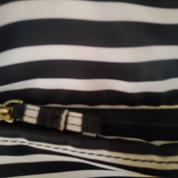 Kate Spade Black and White Stripe Barbara Duffle GUC - Picture 15 of 15